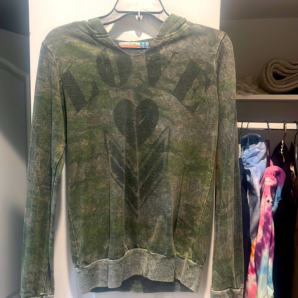 Super soft Vintage Havana hoodie w v neck in perfect condition. Size small